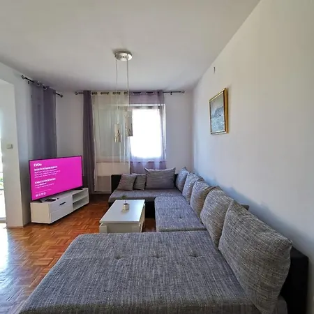 Apartament * אומיסאליי